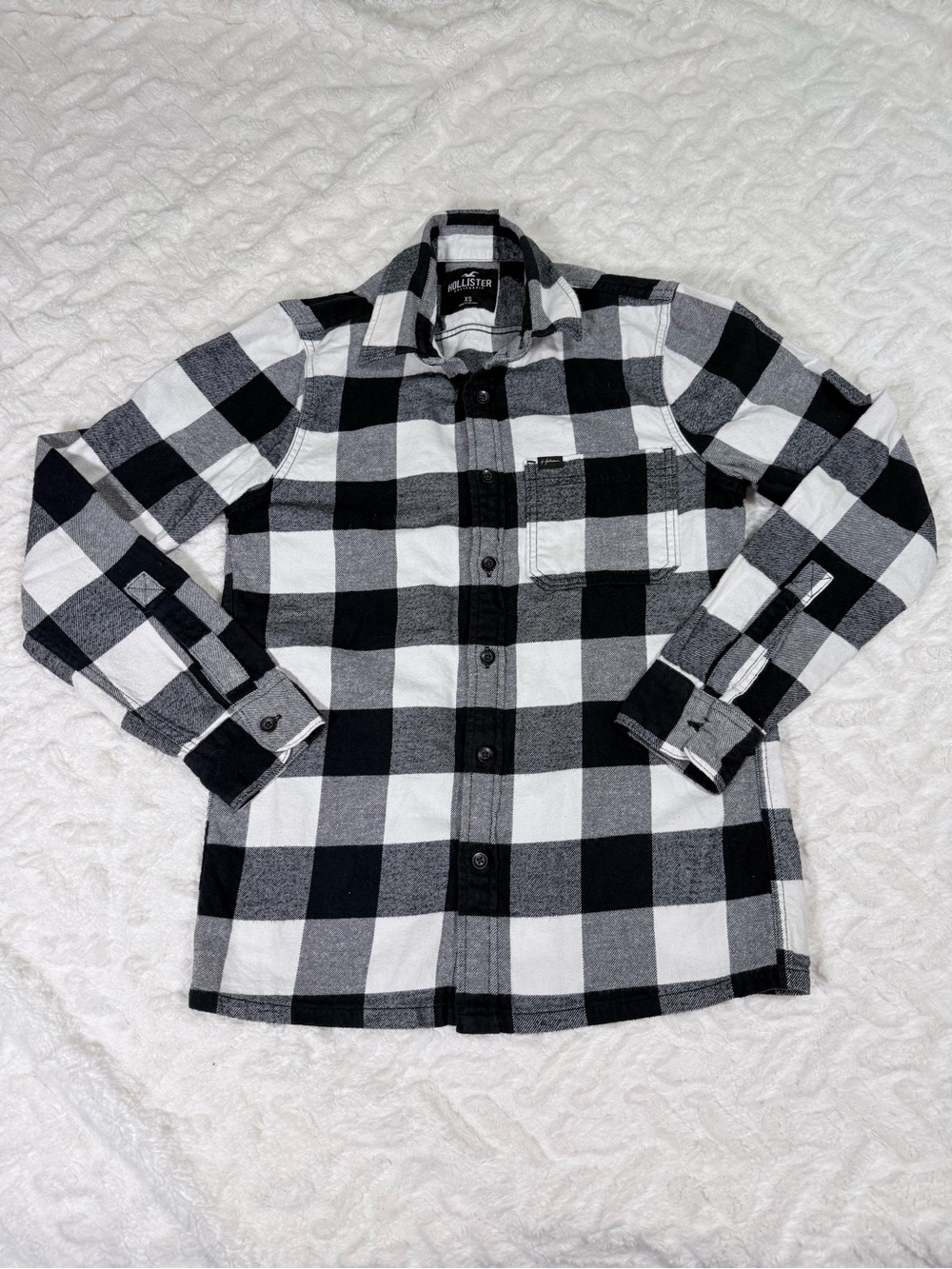 Hollister Men’s Black & White Buffalo Plaid Flannel Shirt - Size XS